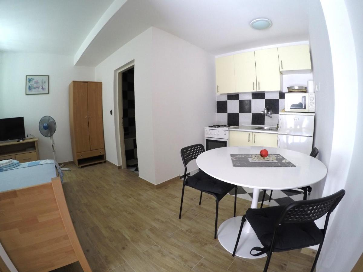 Peach Apartment'S Repic Bibinje Dış mekan fotoğraf