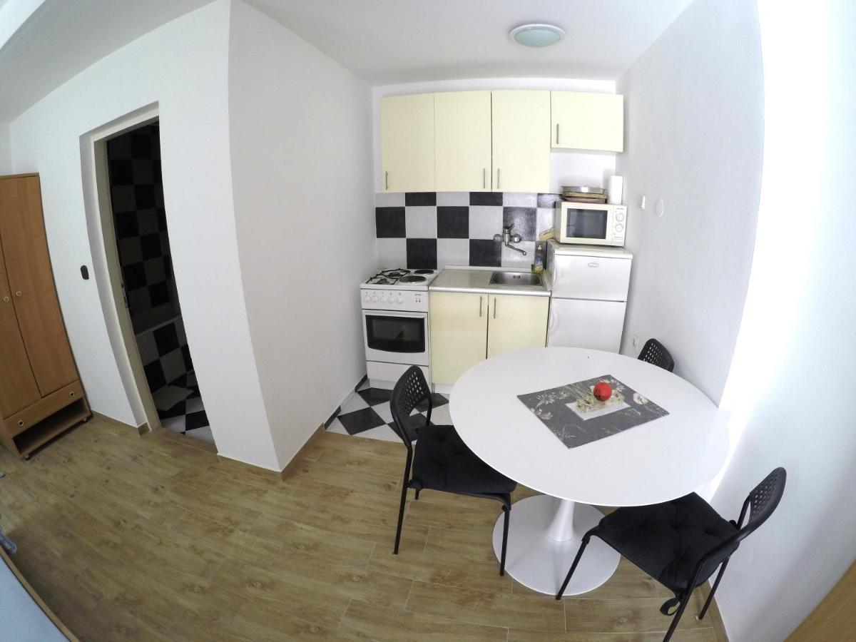 Peach Apartment'S Repic Bibinje Dış mekan fotoğraf